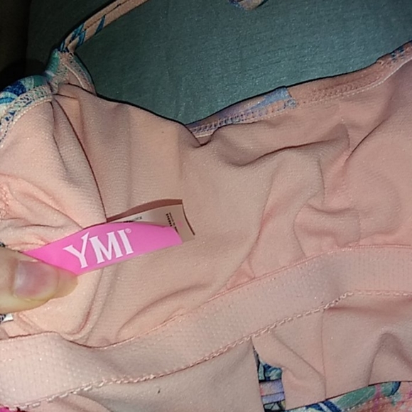 YMI peach Hawaii 1 piece bathing suit - Picture 4 of 4